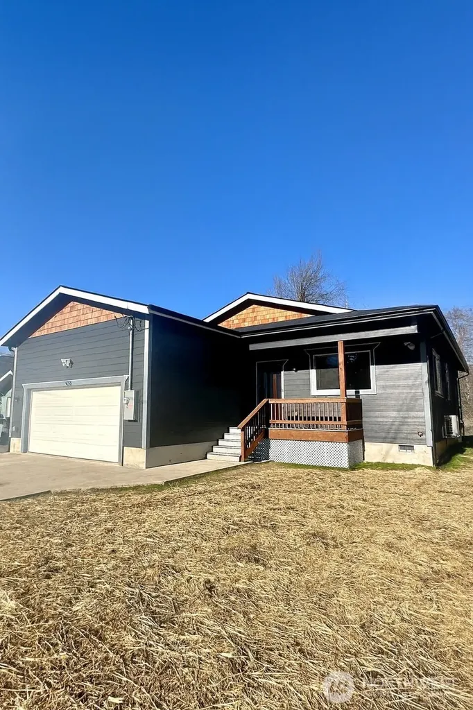 426 E Curtis Aberdeen WA 98520