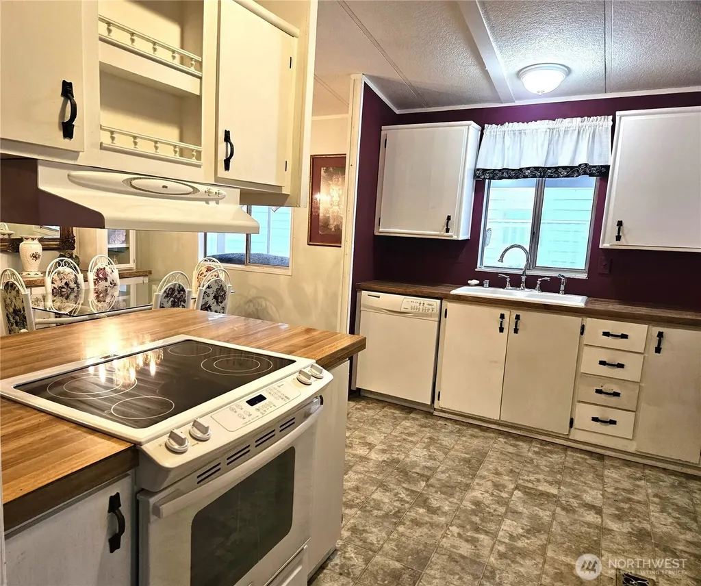 1427 100th Street Everett WA 98204
