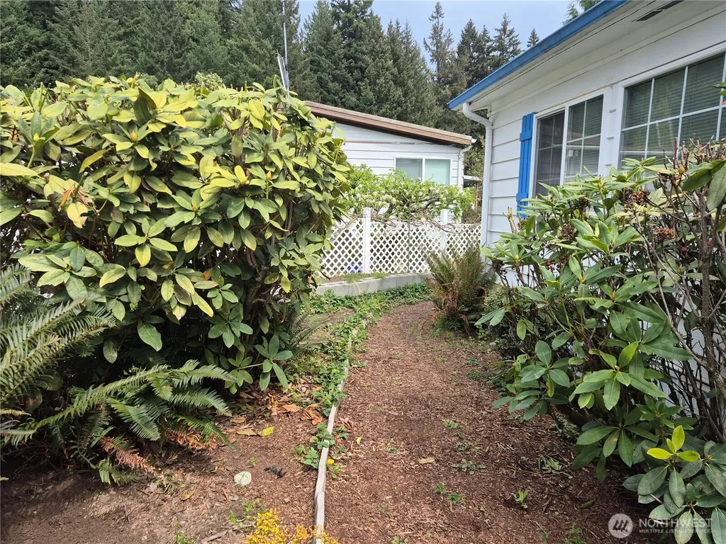 16300 State Highway 305 NE Poulsbo WA 98370