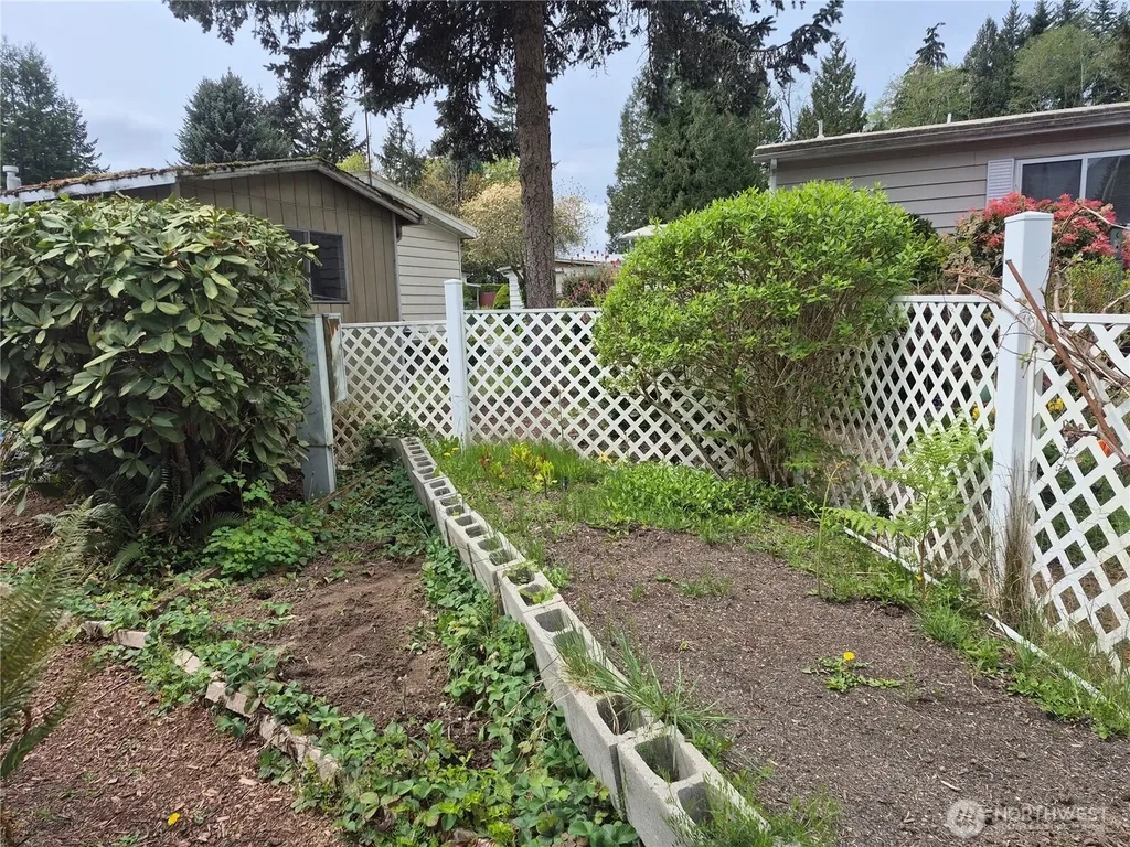 16300 State Highway 305 NE Poulsbo WA 98370