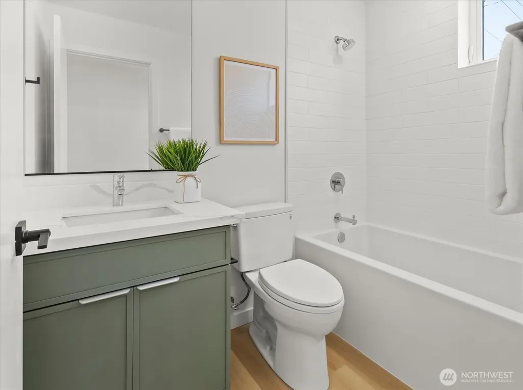 2374 Franklin Avenue E Seattle WA 98102