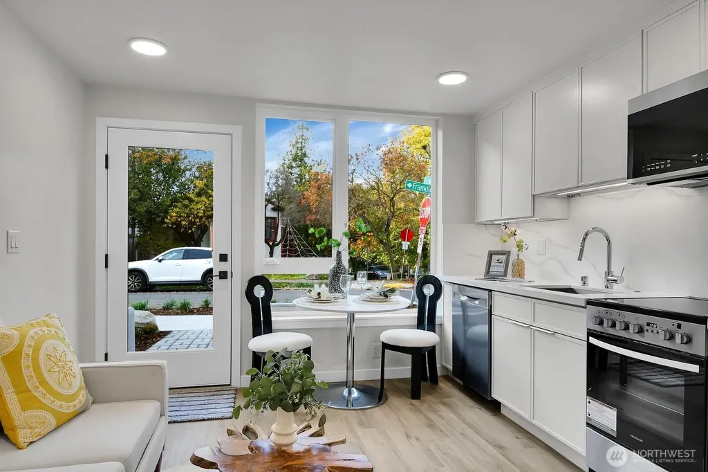 2374 Franklin Avenue E Seattle WA 98102