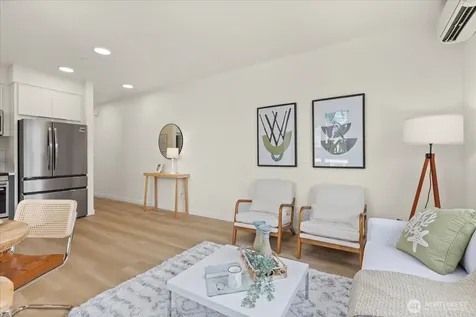 2374 Franklin Avenue E Seattle WA 98102