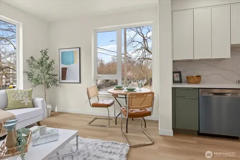 2374 Franklin Avenue E Seattle WA 98102