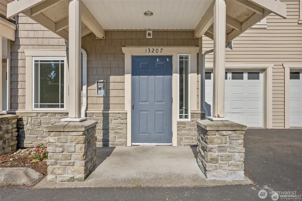 13207 97th Avenue E Puyallup WA 98373