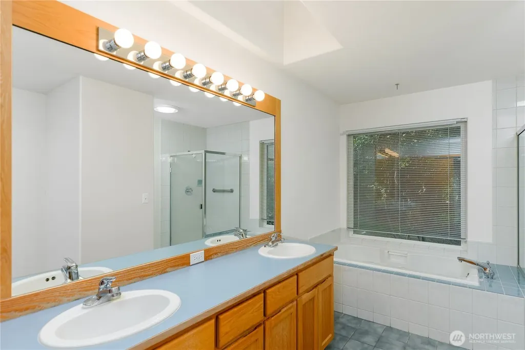 425 Baycliff Drive Port Townsend WA 98368