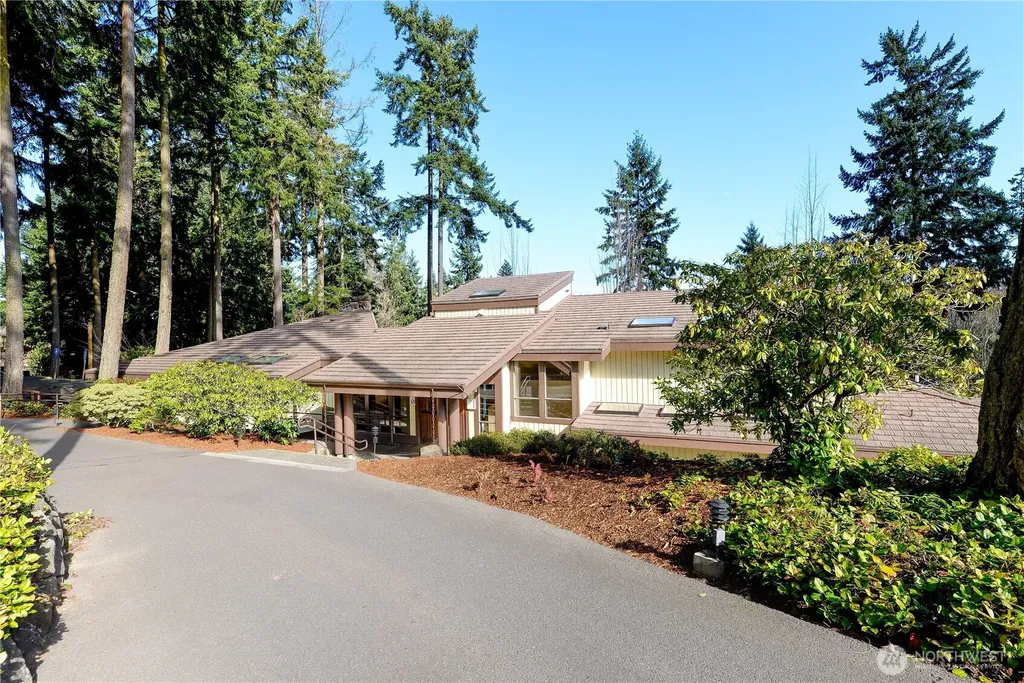 425 Baycliff Drive Port Townsend WA 98368