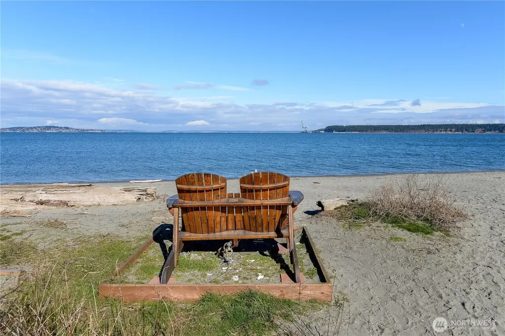 425 Baycliff Drive Port Townsend WA 98368
