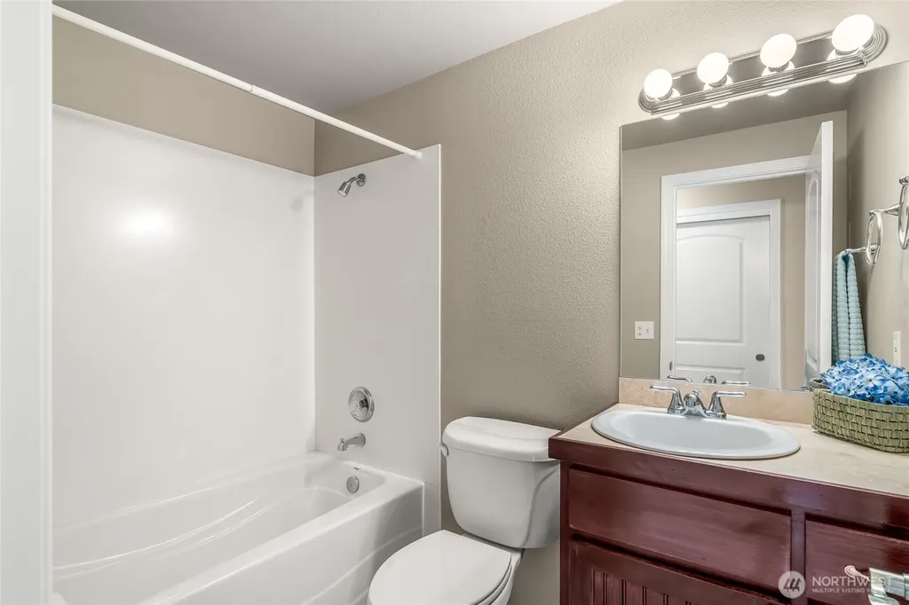 7505 212th Street SW Edmonds WA 98026