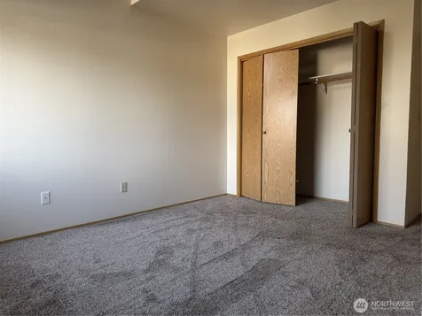 2826 NE 8th Street Renton WA 98056