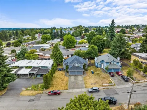 2826 NE 8th Street Renton WA 98056