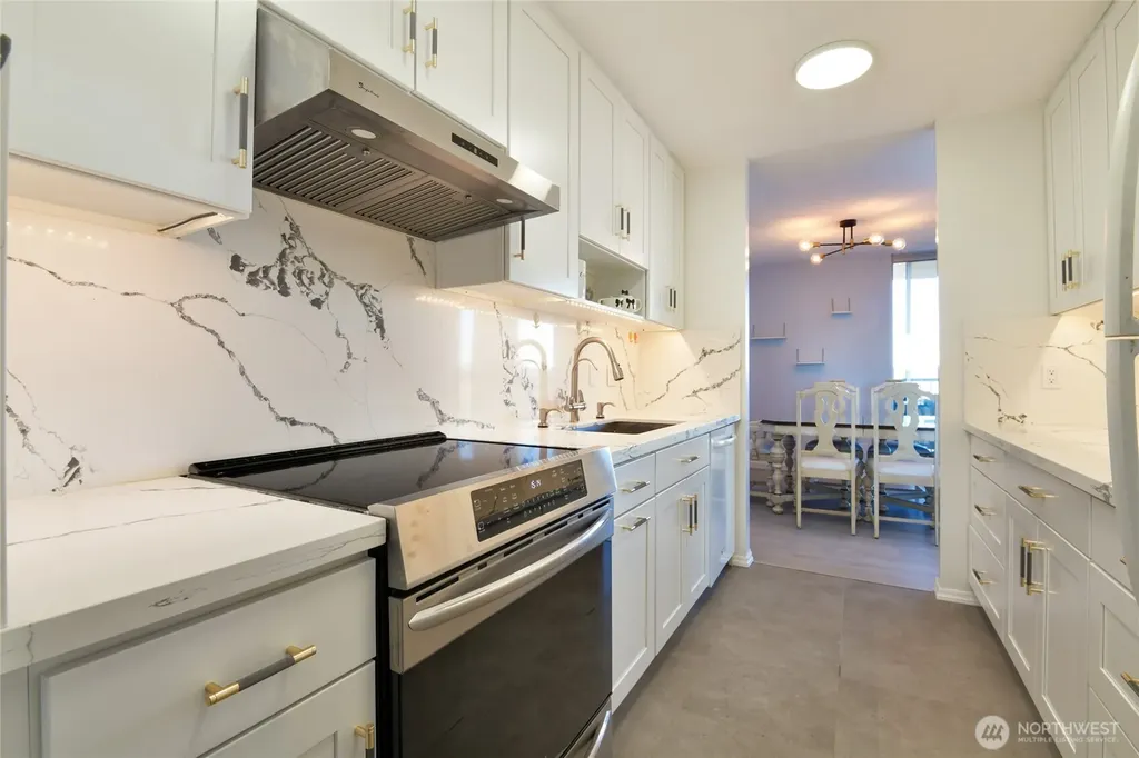 4540 8th Avenue NE Seattle WA 98105