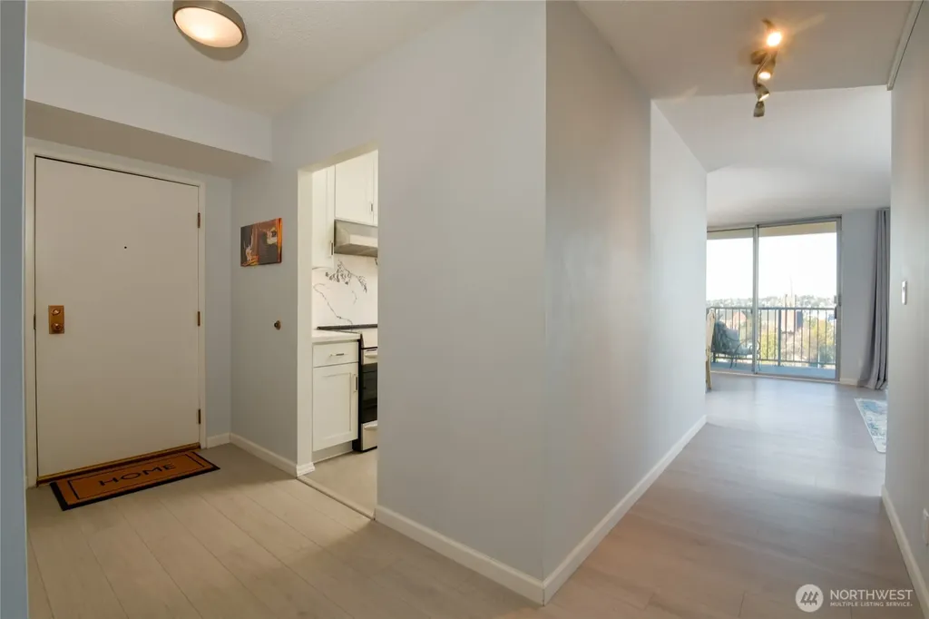 4540 8th Avenue NE Seattle WA 98105