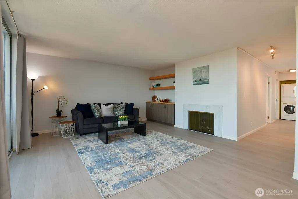 4540 8th Avenue NE Seattle WA 98105