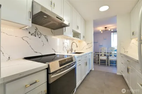 4540 8th Avenue NE Seattle WA 98105