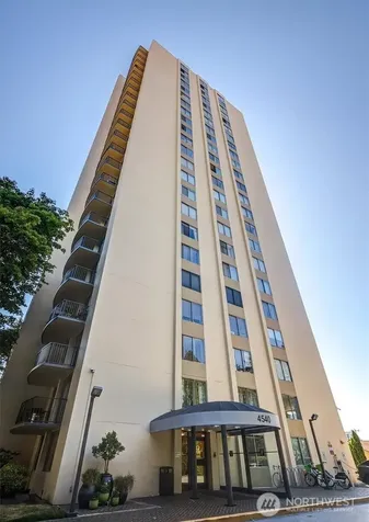 4540 8th Avenue NE Seattle WA 98105