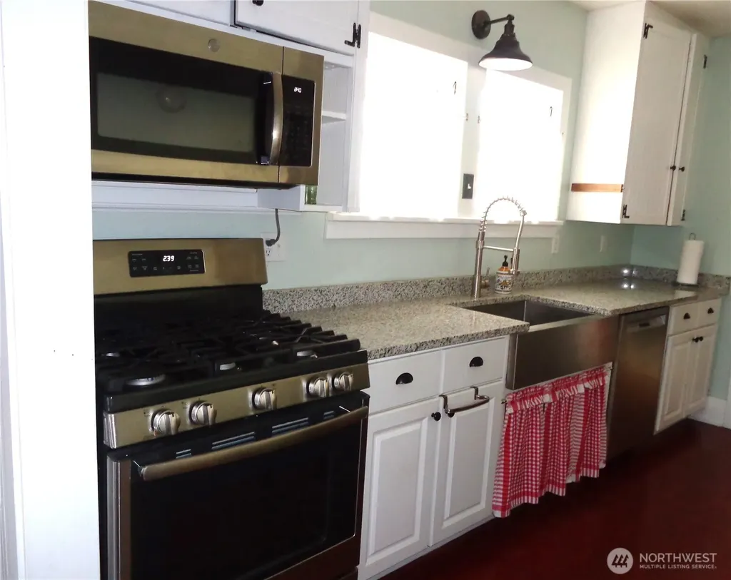 1639 22nd Avenue Longview WA 98632