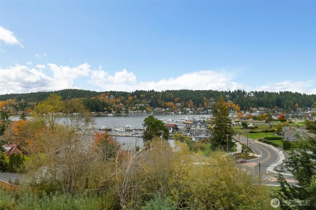 8309 Bayridge Avenue Gig Harbor WA 98335