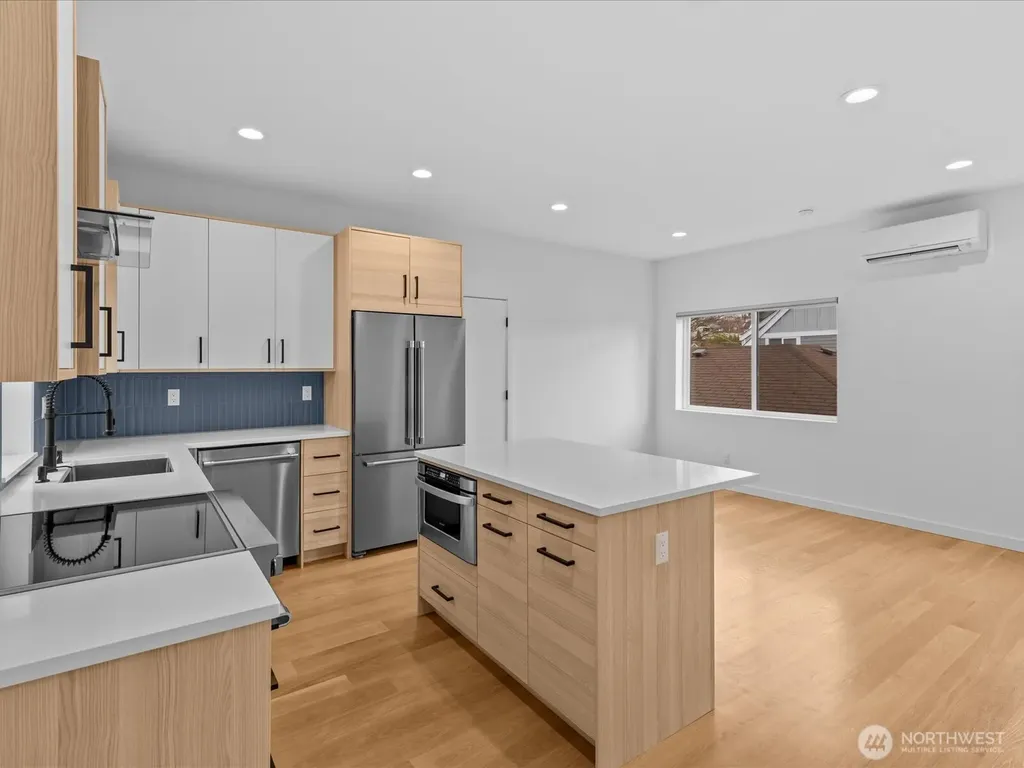 3239 61st Avenue SW Seattle WA 98116