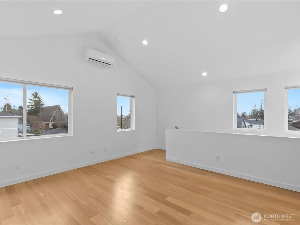 3239 61st Avenue SW Seattle WA 98116