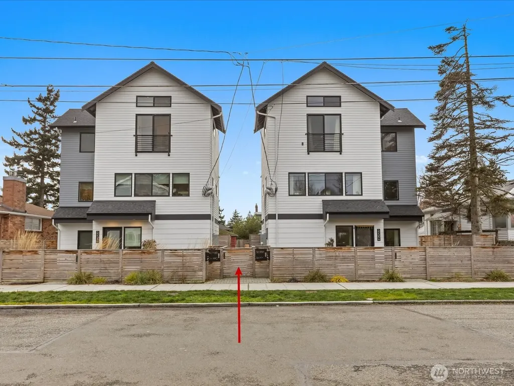 3239 61st Avenue SW Seattle WA 98116