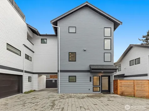 3239 61st Avenue SW Seattle WA 98116