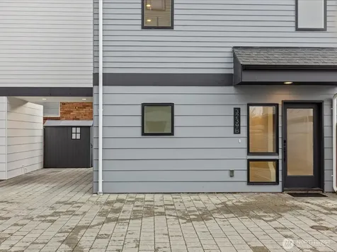 3239 61st Avenue SW Seattle WA 98116