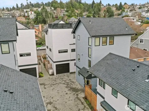 3239 61st Avenue SW Seattle WA 98116