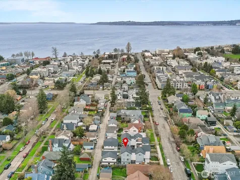 3239 61st Avenue SW Seattle WA 98116