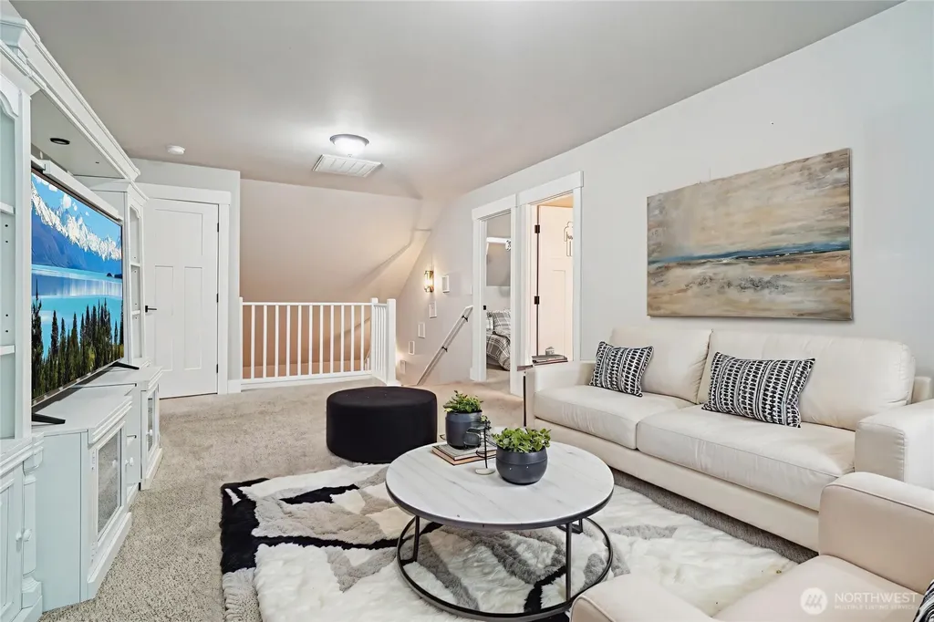 176 Love Drive Enumclaw WA 98022
