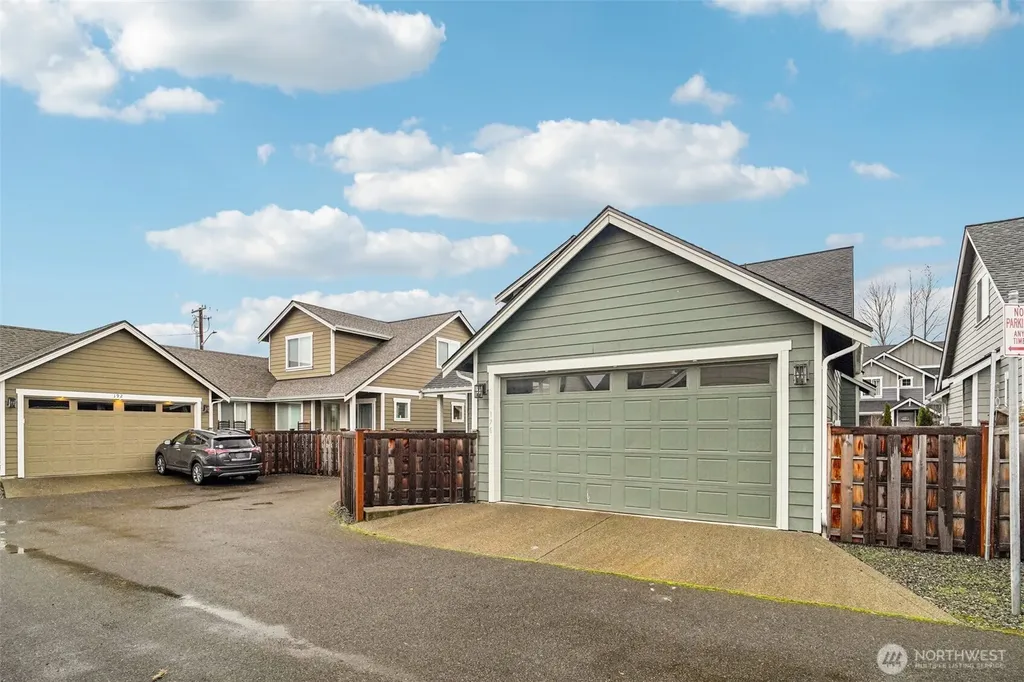 176 Love Drive Enumclaw WA 98022
