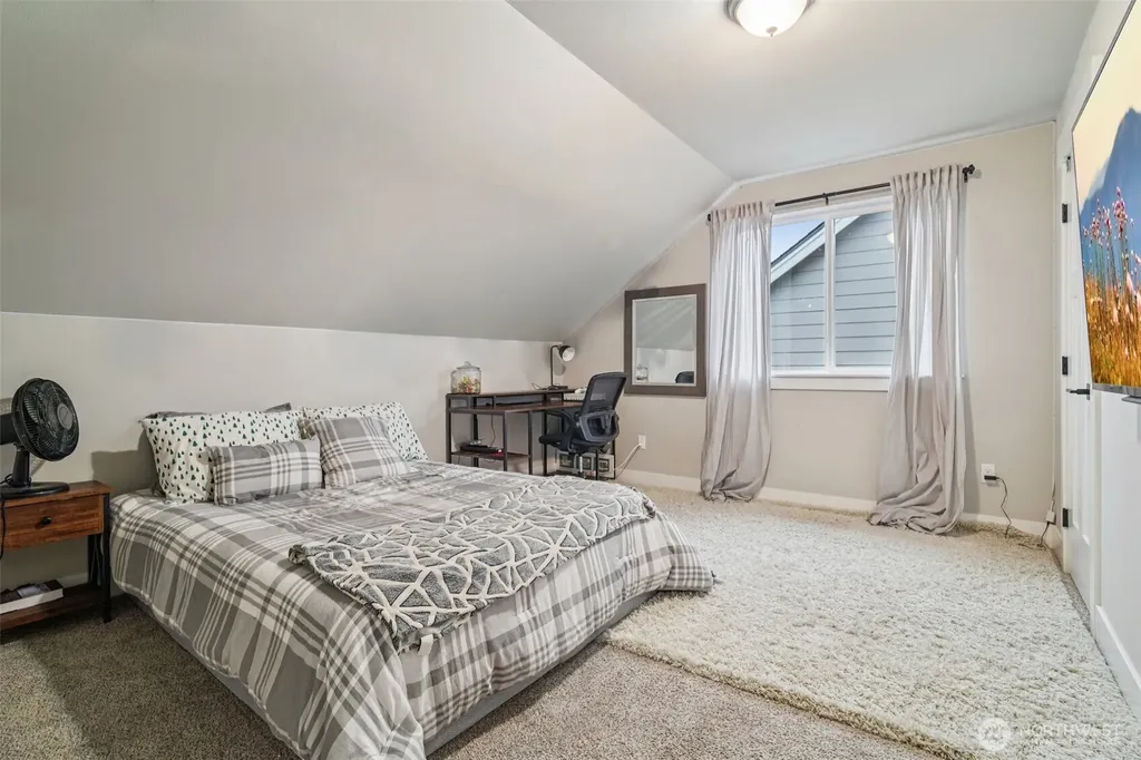 176 Love Drive Enumclaw WA 98022
