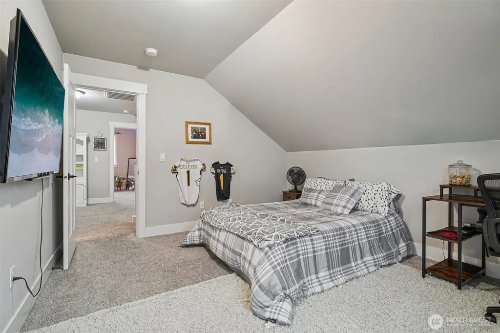 176 Love Drive Enumclaw WA 98022