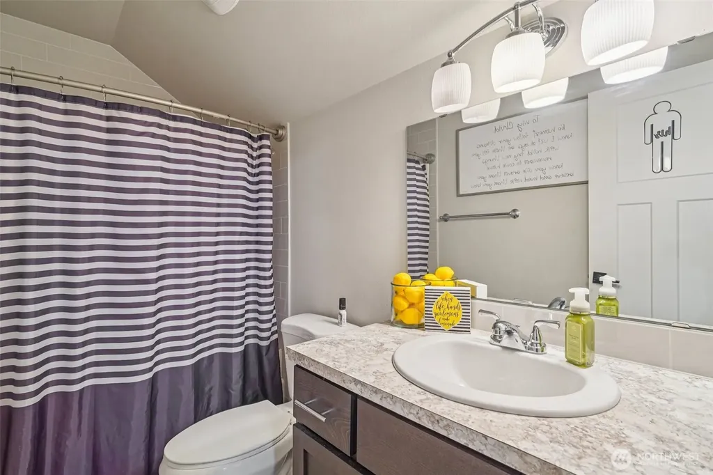 176 Love Drive Enumclaw WA 98022