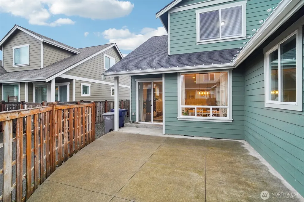 176 Love Drive Enumclaw WA 98022