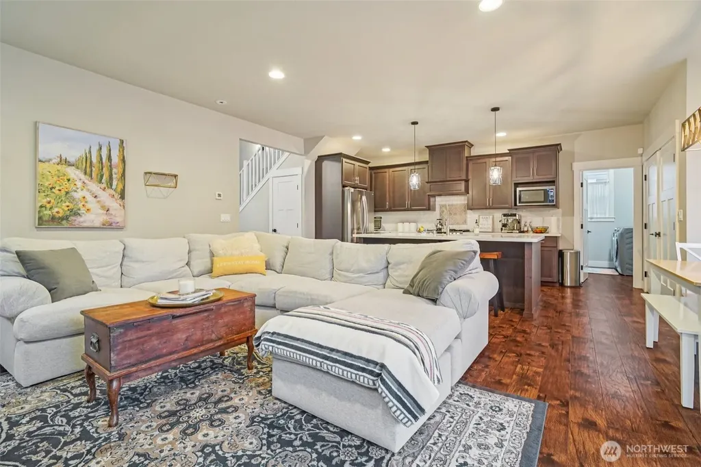 176 Love Drive Enumclaw WA 98022