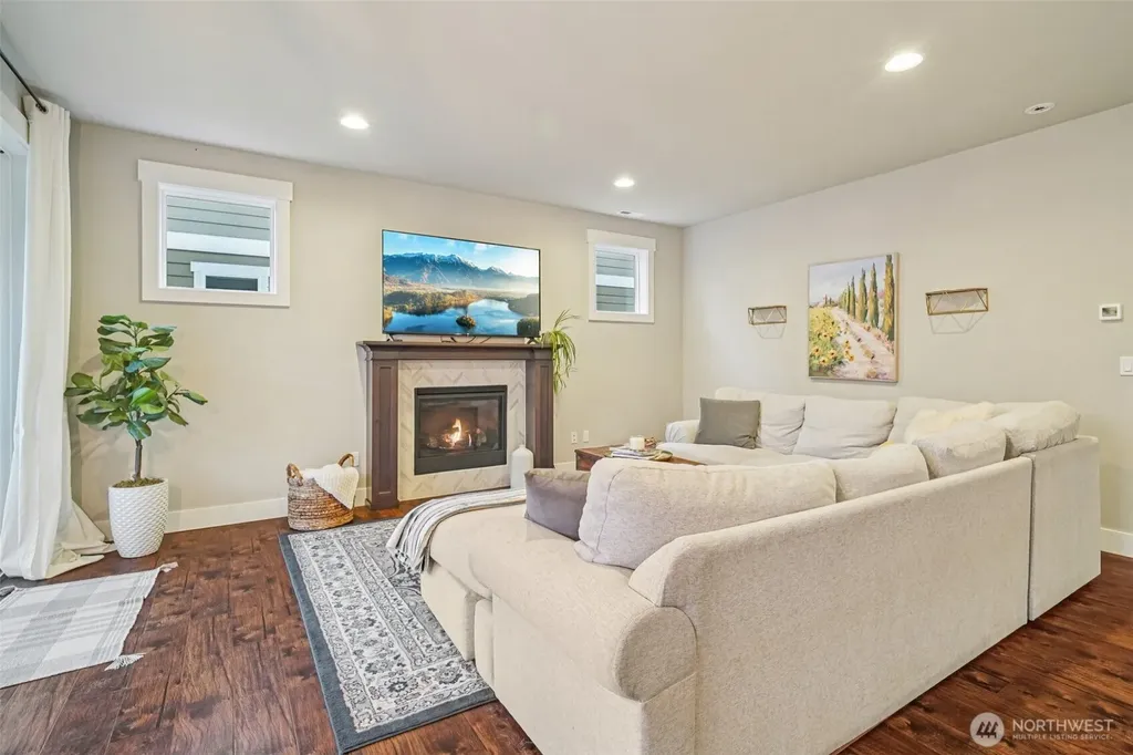 176 Love Drive Enumclaw WA 98022