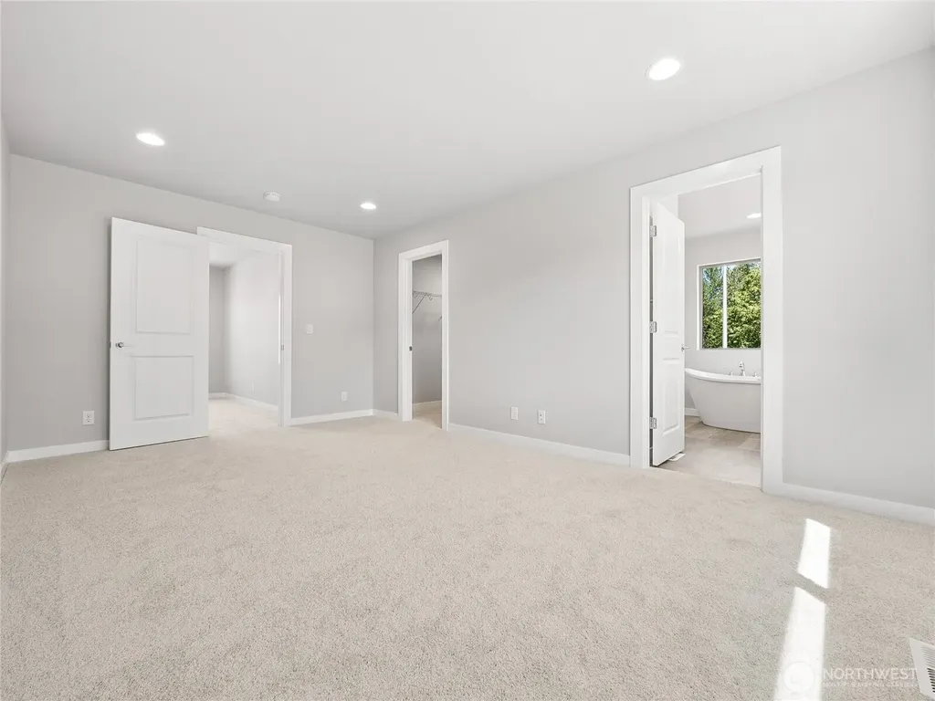12506 SE 256th Place Kent WA 98030