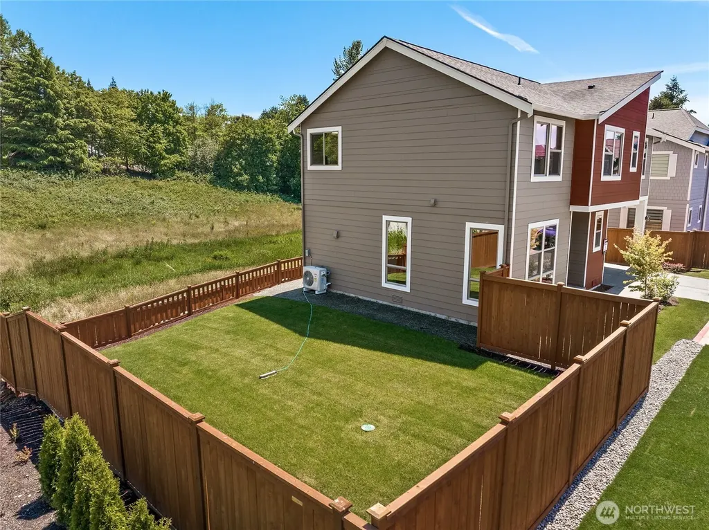 12506 SE 256th Place Kent WA 98030