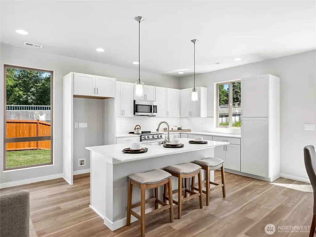 12506 SE 256th Place Kent WA 98030