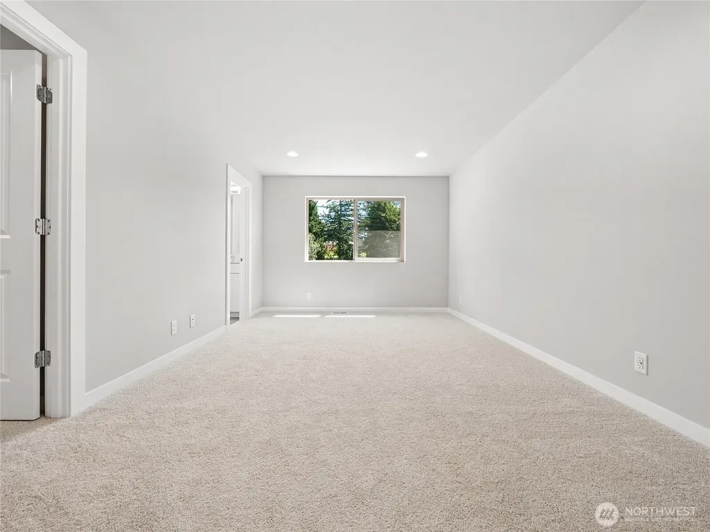 12506 SE 256th Place Kent WA 98030