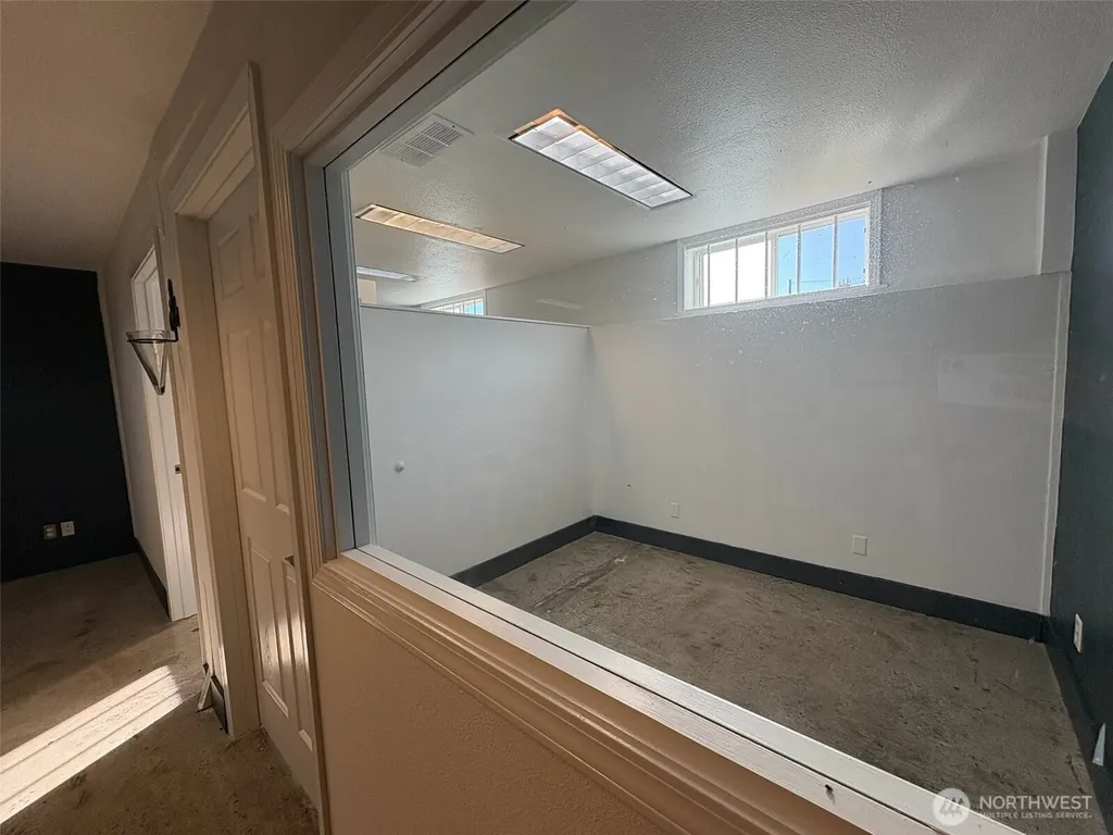 23931 Highway 99 Edmonds WA 98026