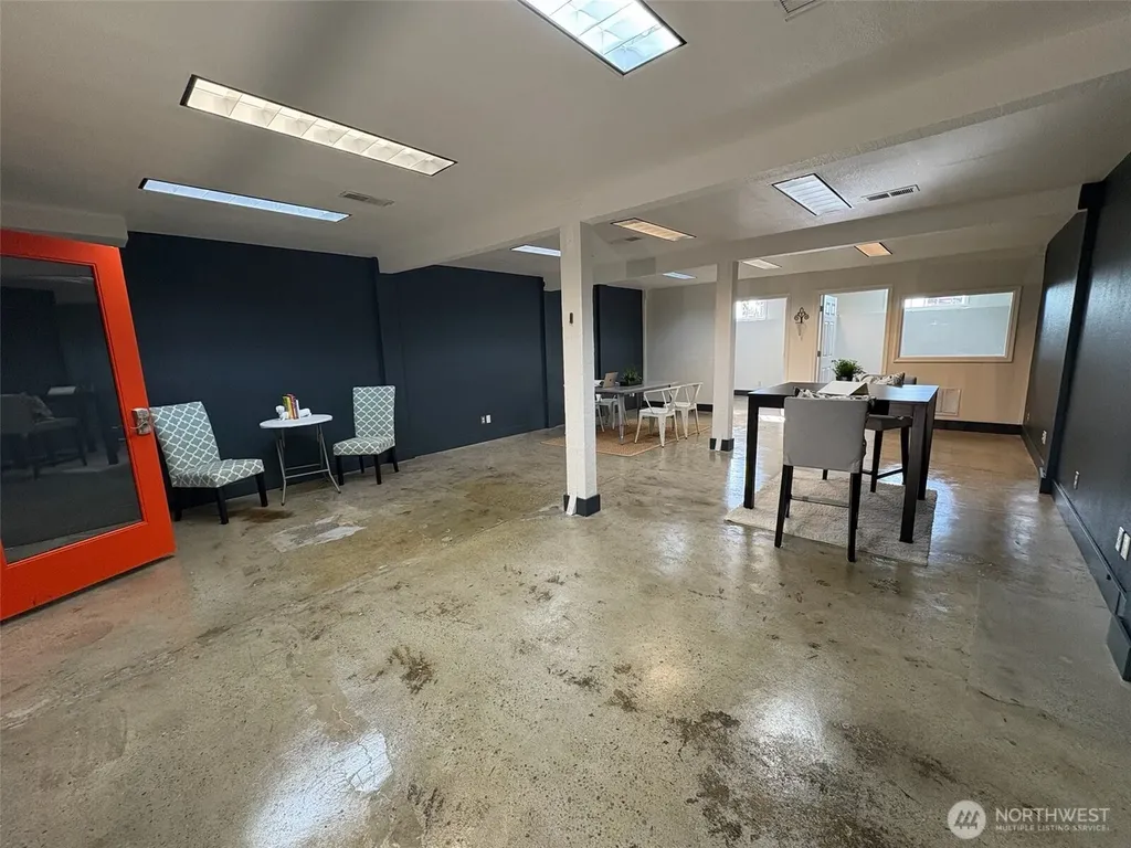 23931 Highway 99 Edmonds WA 98026