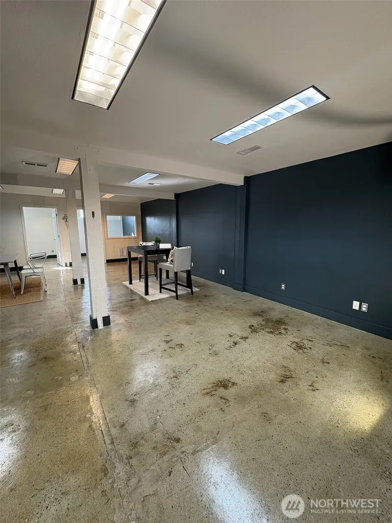 23931 Highway 99 Edmonds WA 98026
