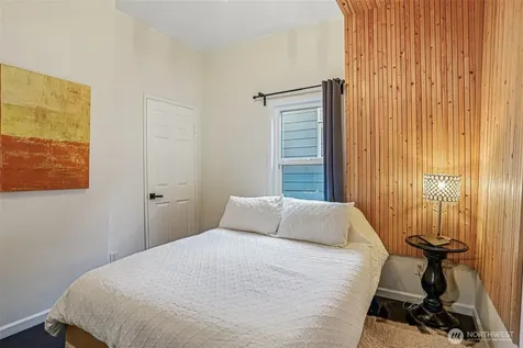 1113 33rd Avenue S Seattle WA 98144