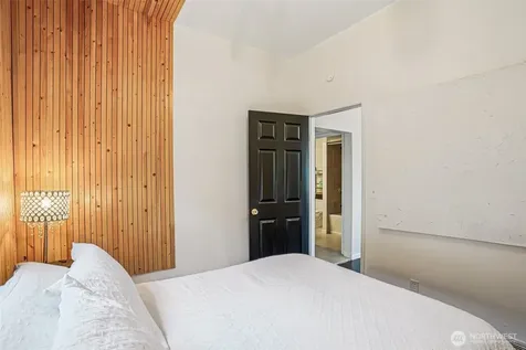 1113 33rd Avenue S Seattle WA 98144