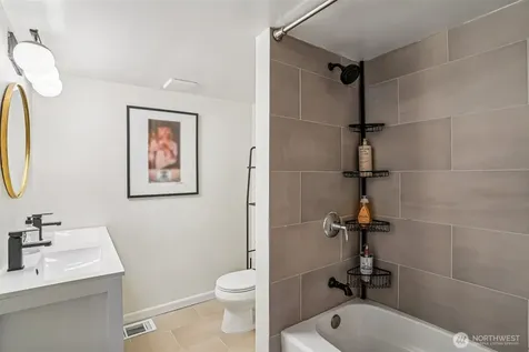 1113 33rd Avenue S Seattle WA 98144