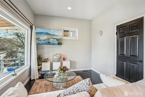 1113 33rd Avenue S Seattle WA 98144