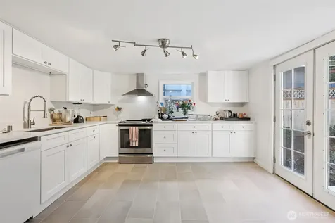 1113 33rd Avenue S Seattle WA 98144