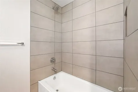 2940 Kennewick Place NE Renton WA 98056